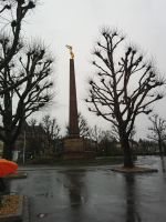 Tag 5 Stadtrundgang Luxemburg Gela Fra-Statue