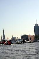 Blick vom Hafen auf die Stadt