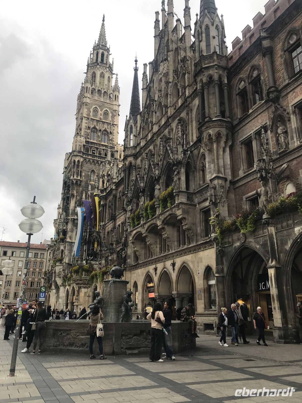 Rundreise Berchtesgadener Land                                   Rathaus & Fischbrunnen