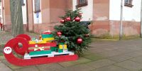 Tag 3 Blick auf Weihnachtsschmuck in der Altstadt von Miltenberg 