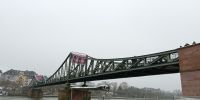 Tag 10 Blick auf den Eisernen Steg am Mainkai in Frankfurt am Main 
