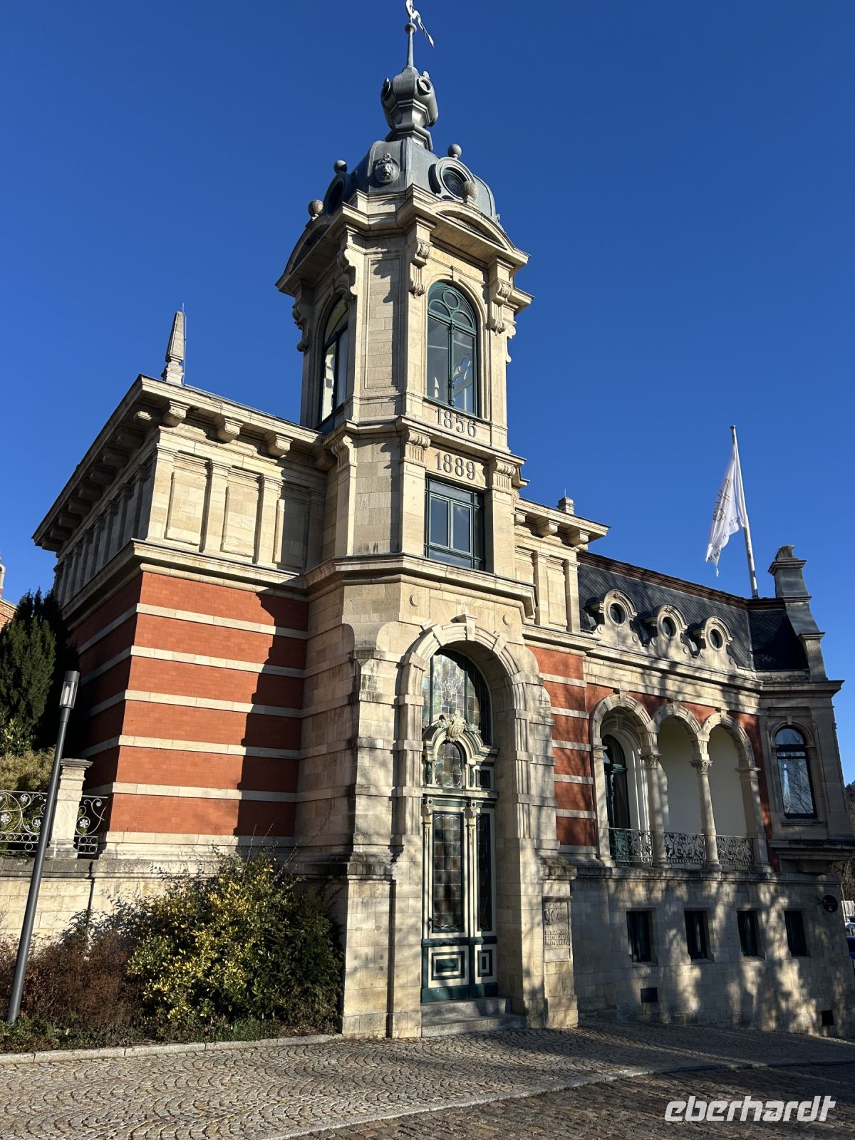 Prächtige Gebäudekomplexe der Sektkellerei 