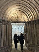 Der Dom ist im Innenraum zweigeteilt 