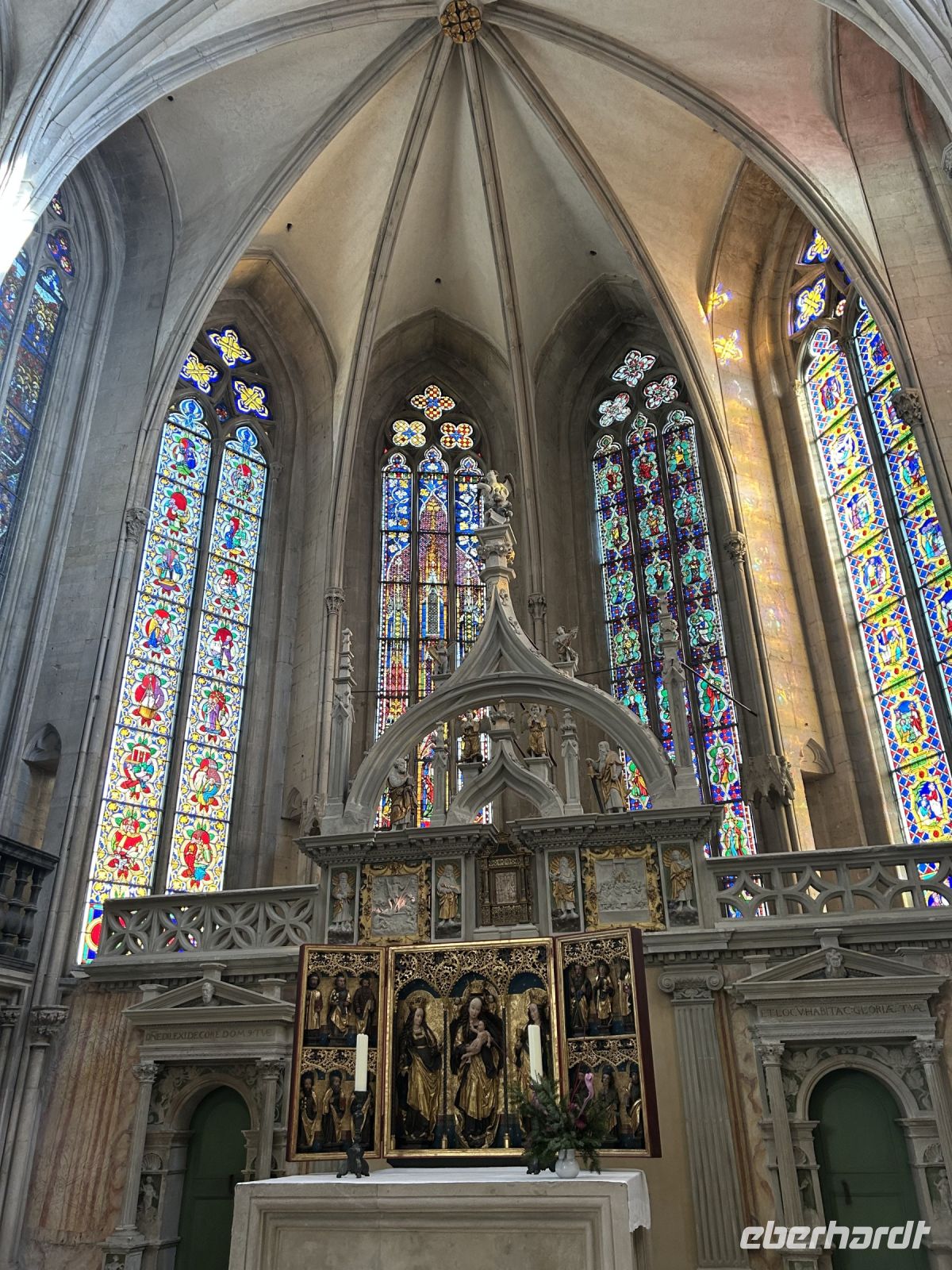 Beeindruckender Innenraum des Doms