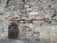  Rettungsstange an der Hafenmauer