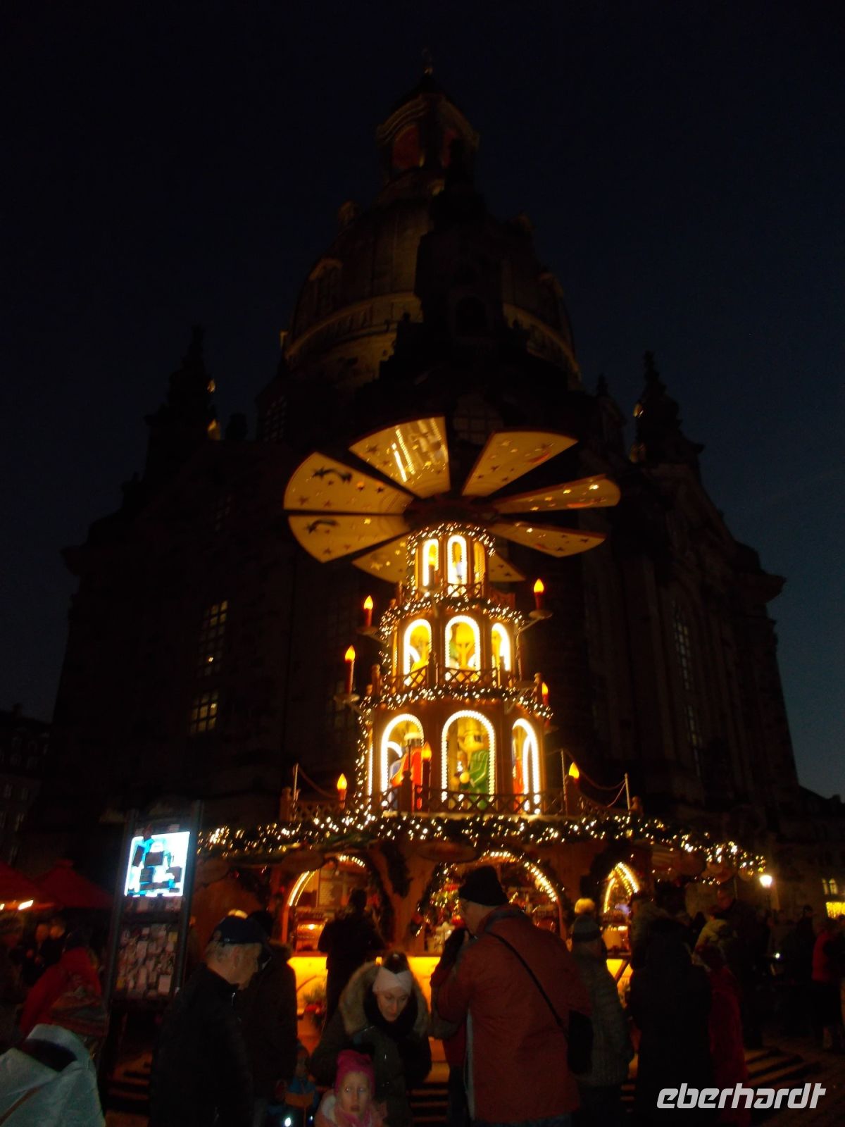 DSCN9591.JPG  Wintermarkt , Frauenkirche