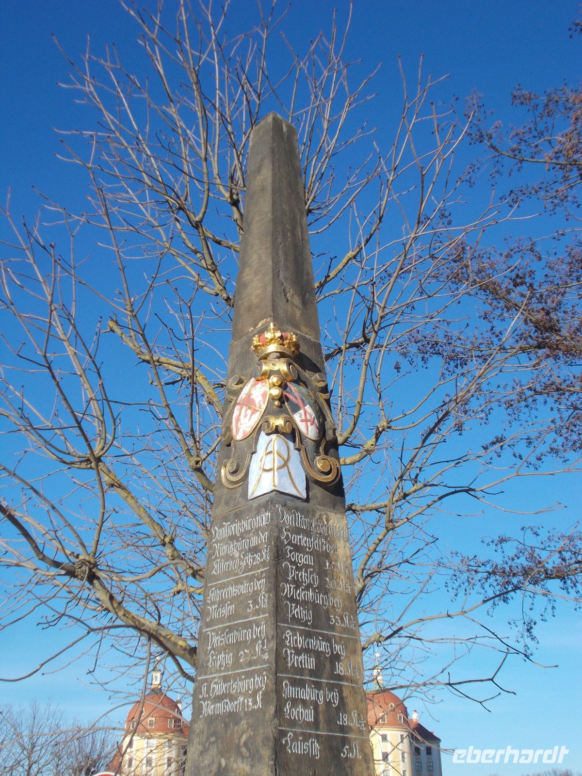 DSCN9623.JPG  Postsäule am Schloss