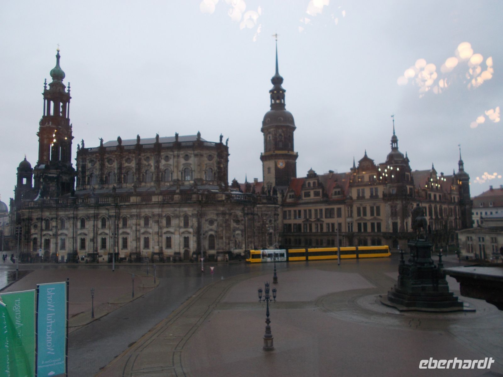 DSCN9683.JPG  kath. Hofkirche und Schloss Dresden
