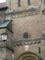 Papstwappen am Bamberger Dom, über der Adamspforte