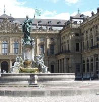 Franconiabrunnen vor der Residenz in Würzburg