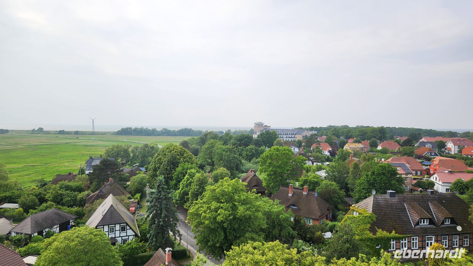 Blick vom Wustrower Kirchturm auf die Seefahrtschule