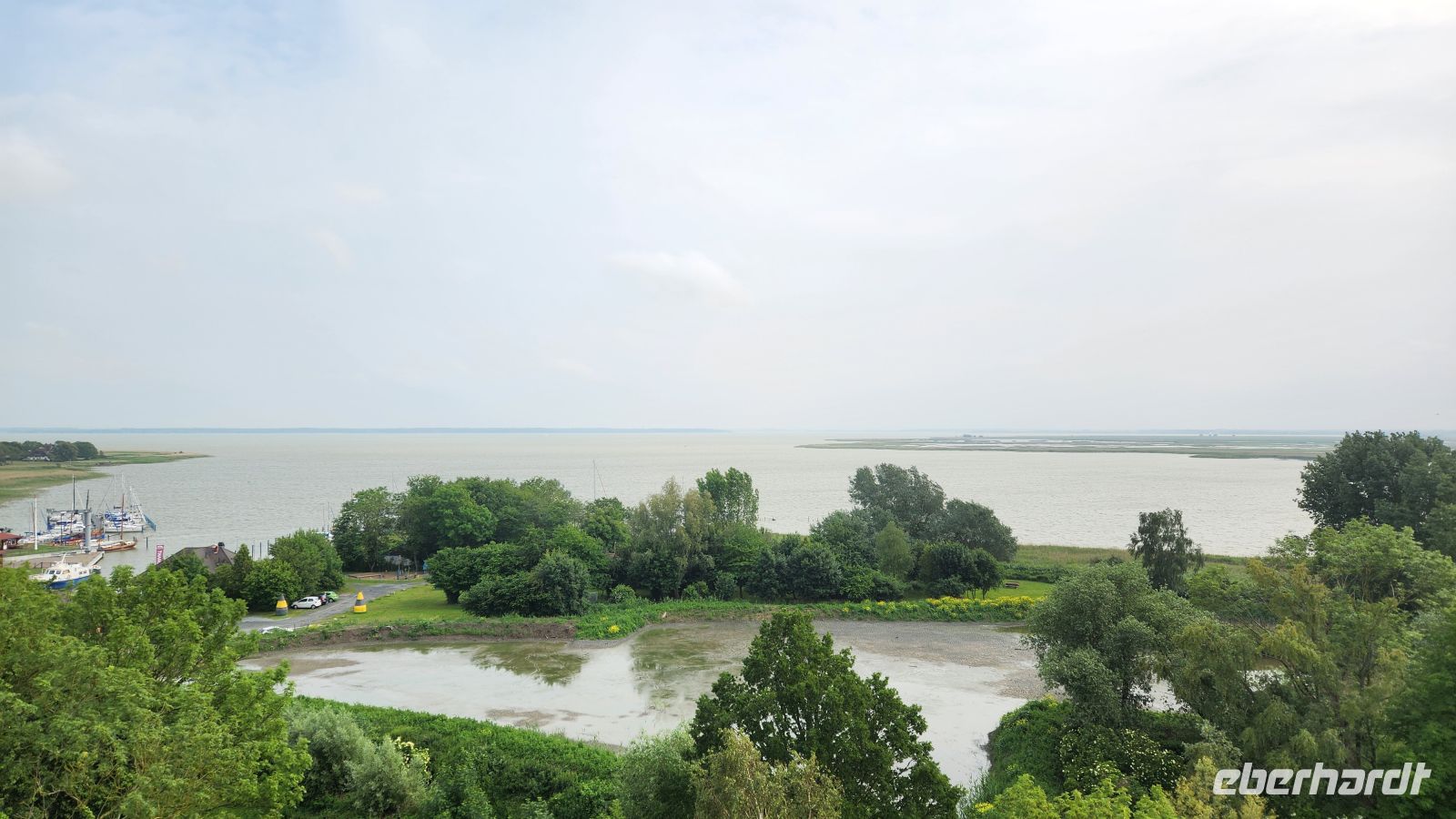 Blick vom Kirchturm auf den Wustrower Hafen