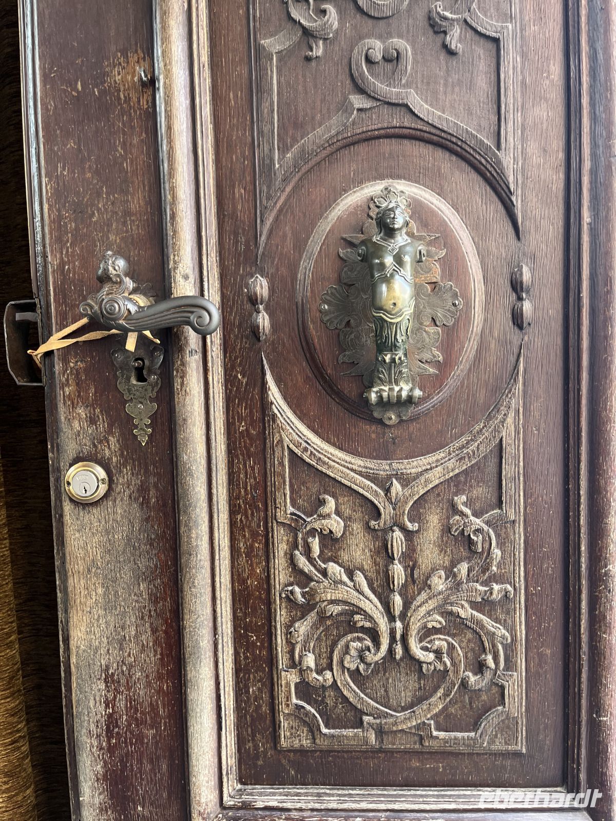 Bodenseerundreise 9.06.25 Insel Mainau -Kirchentür