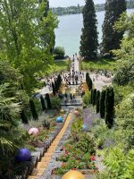 Bodenseerundreise 9.06.25 Insel Mainau - italienische Blumen Wassertreppe
