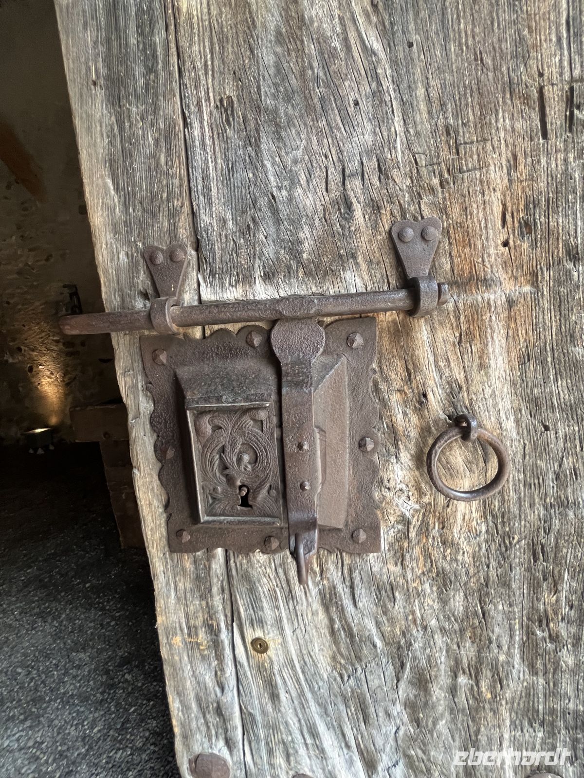Bodenseerundreise 10.06.25   Stein am Rhein- historische Türverriegelung  im Kloster St. Georgen