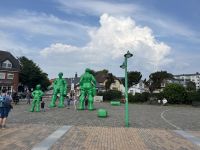 Westerland - die Reisenden Riesen begrüssen die Gäste