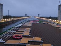 2025_Schiff_MS-P_Trogbrücke über die Elbe