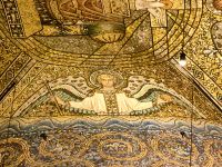 Deckenmosaik von Erzengel Raphael im Aachener Dom