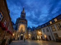 Domhof Aachen am Abend