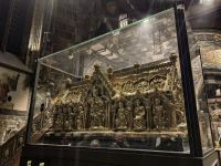 Der berühmte Marienschrein in Aachen wird alle 7 Jahre geöffnet