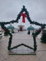 Silvester_2025_Binz: Festplatz bei Regen