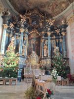 Der  Altar mit Krippe und Jesuskind