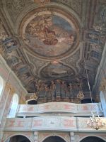 Orgel und Deckengemälde