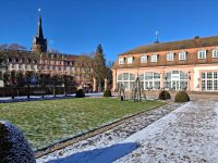 Der Lustgarten mit Orangerie und Blick zum Schloss