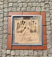 Hands of Fame in Wittmund - Otto Waalkes  &ndash; &copy; Petra Hady (Eberhardt TRAVEL)