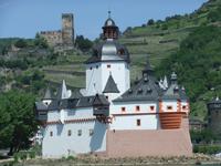 Die Pfalz mitten im Rhein