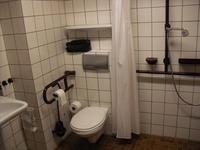 Grosszügige Toiletten im Hotel