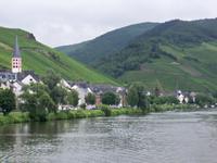 Steile Weinberge an der Mosel