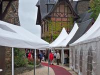 Vorbereitungen für ein Burgfest