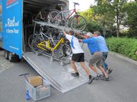 einladen der Räder am Wikinger-Friesen Radweg