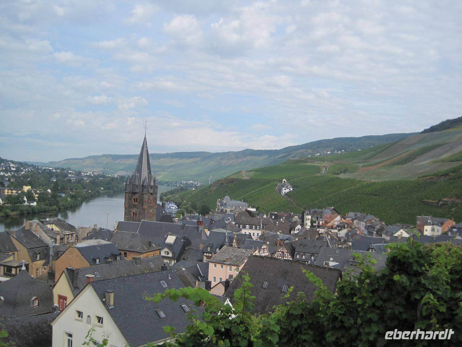 Mosel mit Bernkastel Kues