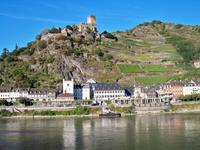 Kaub am Rhein mit Burg 