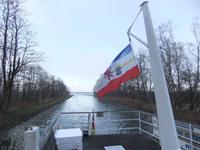 Fahrt durch einen Kanal in den Fleesensee