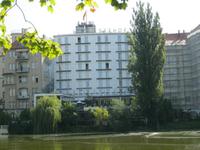 Hotel vom See ausgesehen