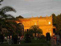 Sonnenuntergang am Schloss