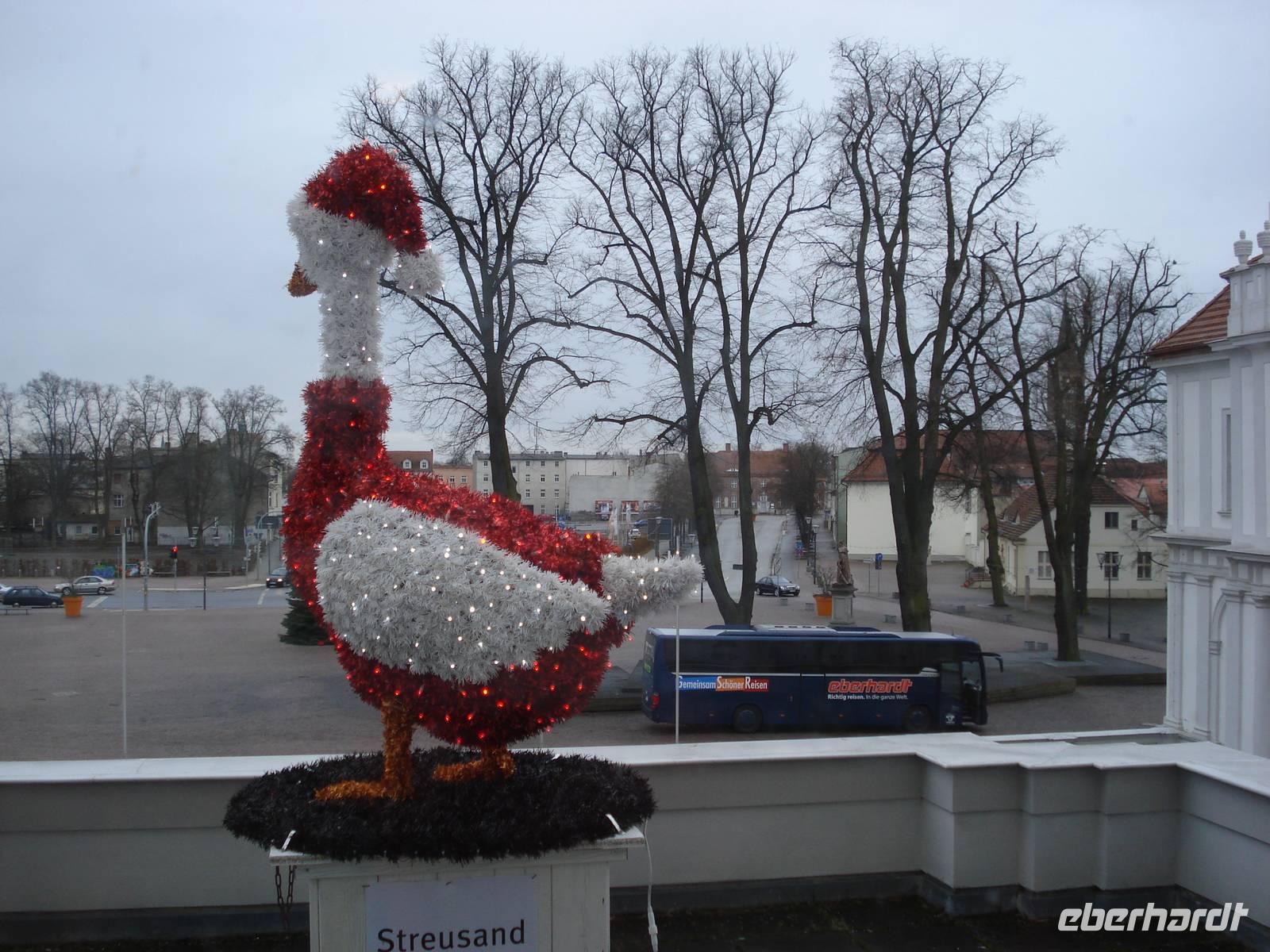 Weihnachtsganz Auguste auf Schlossbalkon Oranienburg mit unserem Bus