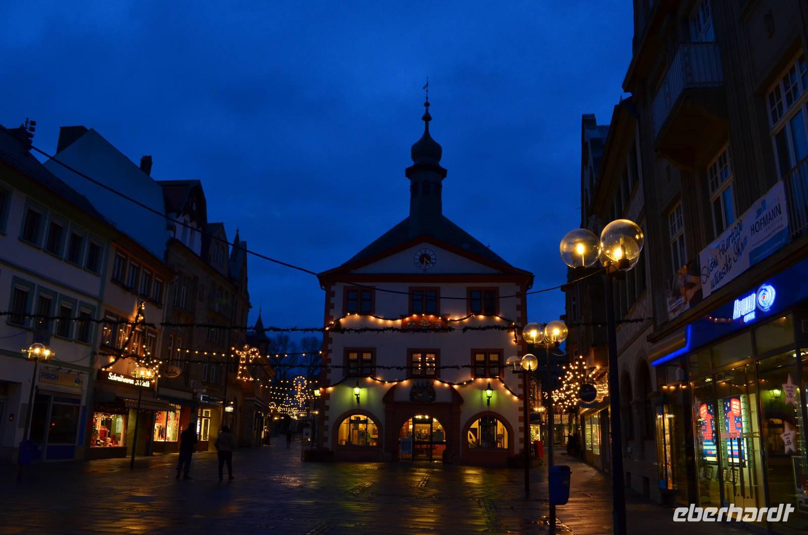 092 Marktplatz mit altem Rathaus (1577)