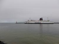 Alter Hafen von Warnemünde, ein Fähre verläßt Rostock
