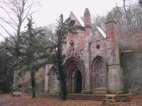 Neues Mausoleum in Meisdorf