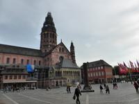 Mainz- Marktplatz mit Dom