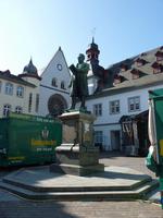 Jesuitenplatz + Denkmal für Johannes Müller