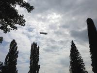 Zeppelin über der Insel Mainau