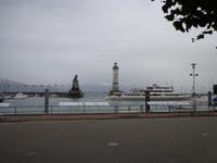 Bayerischer Löwe und Neuer Leuchtturm an der Hafeneinfahrt von Lindau 