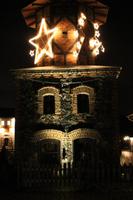 beleuchteter Taubenturm am Schloss Diedersdorf