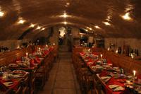 Fondue im Weinkeller des Schlosses