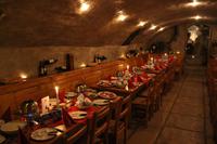 Fondue im Weinkeller des Schlosses